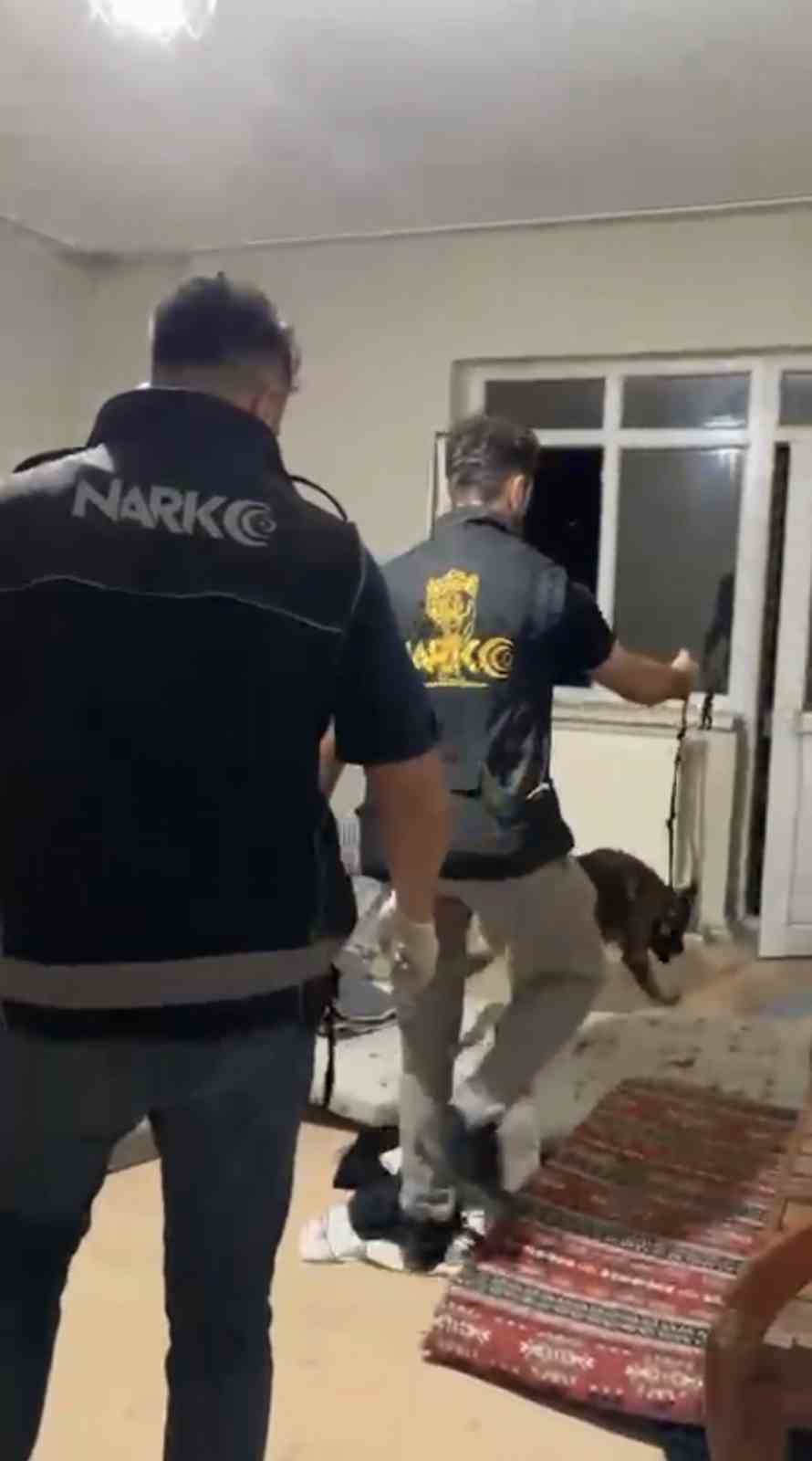 tuncelide 908 gram esrar ele gecirildi 0 5H1hiQNM