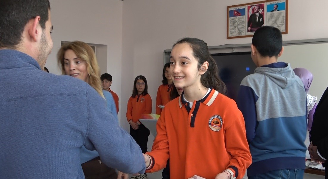 tuncelide akran dayanismasi 0 LMB7bbei