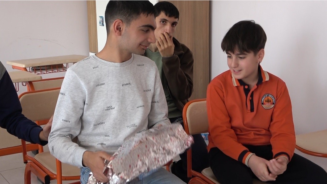 tuncelide akran dayanismasi 2 8BeQWsCa