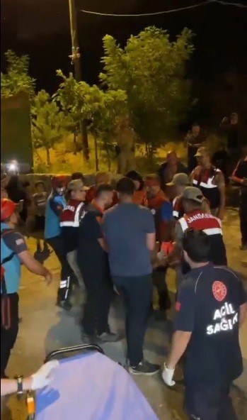 Tunceli’de ayağını burkan genç için ekipler seferber oldu 6 tuncelide ayagini burkan genc icin ekipler seferber oldu 2 bYSOsGa3