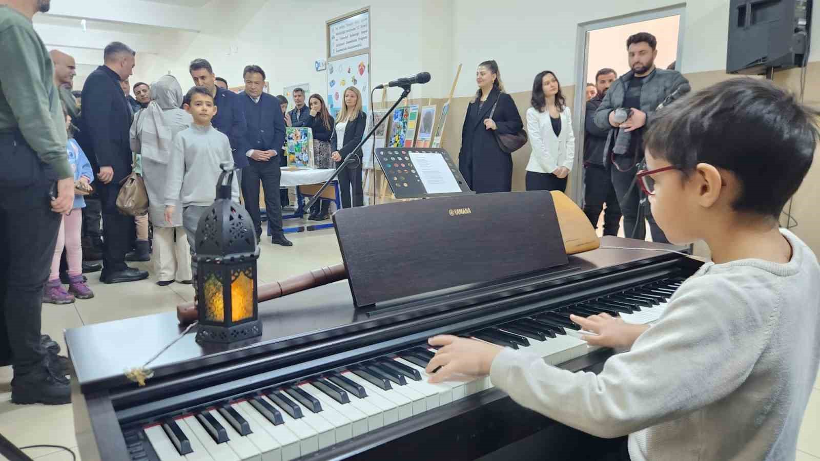 tuncelide bilim ve sanat senligi renkli goruntulere sahne oldu 3 Hpycwbeb