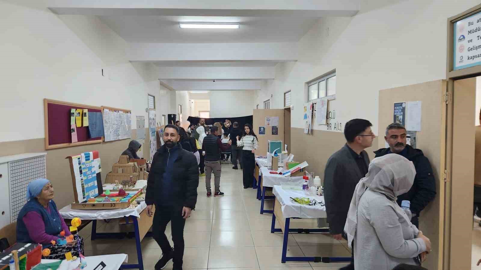 tuncelide bilim ve sanat senligi renkli goruntulere sahne oldu 8 vDwN3gqM