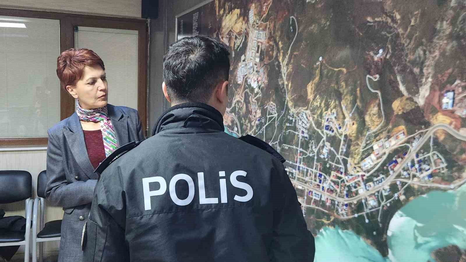 tuncelide bir ilk emniyette kadin amir donemi 1 dRrDgTFj
