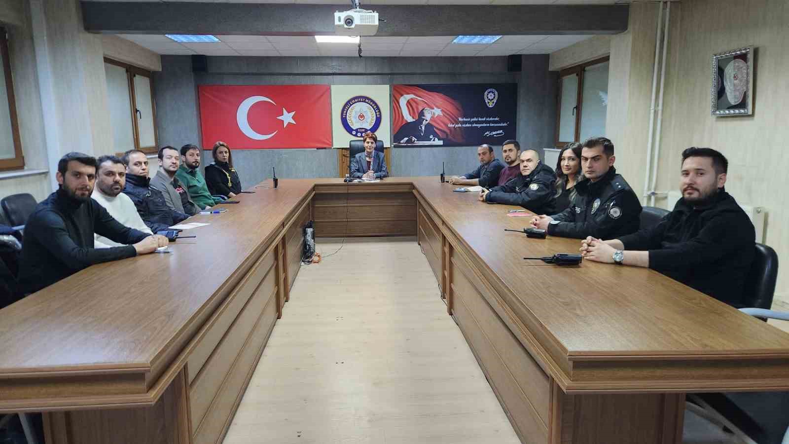 tuncelide bir ilk emniyette kadin amir donemi 6 aI6ND1Ml