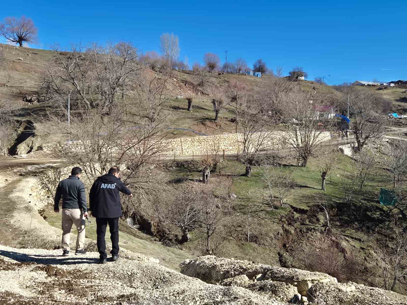 tuncelide heyelan tedbirleri 19 konuttan 7si bosaltildi 3 iO8KenRy
