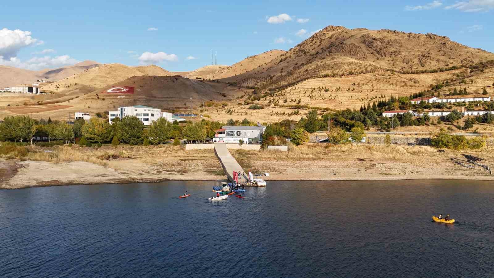 tuncelide kano yarislari renkli goruntuler olusturdu 6