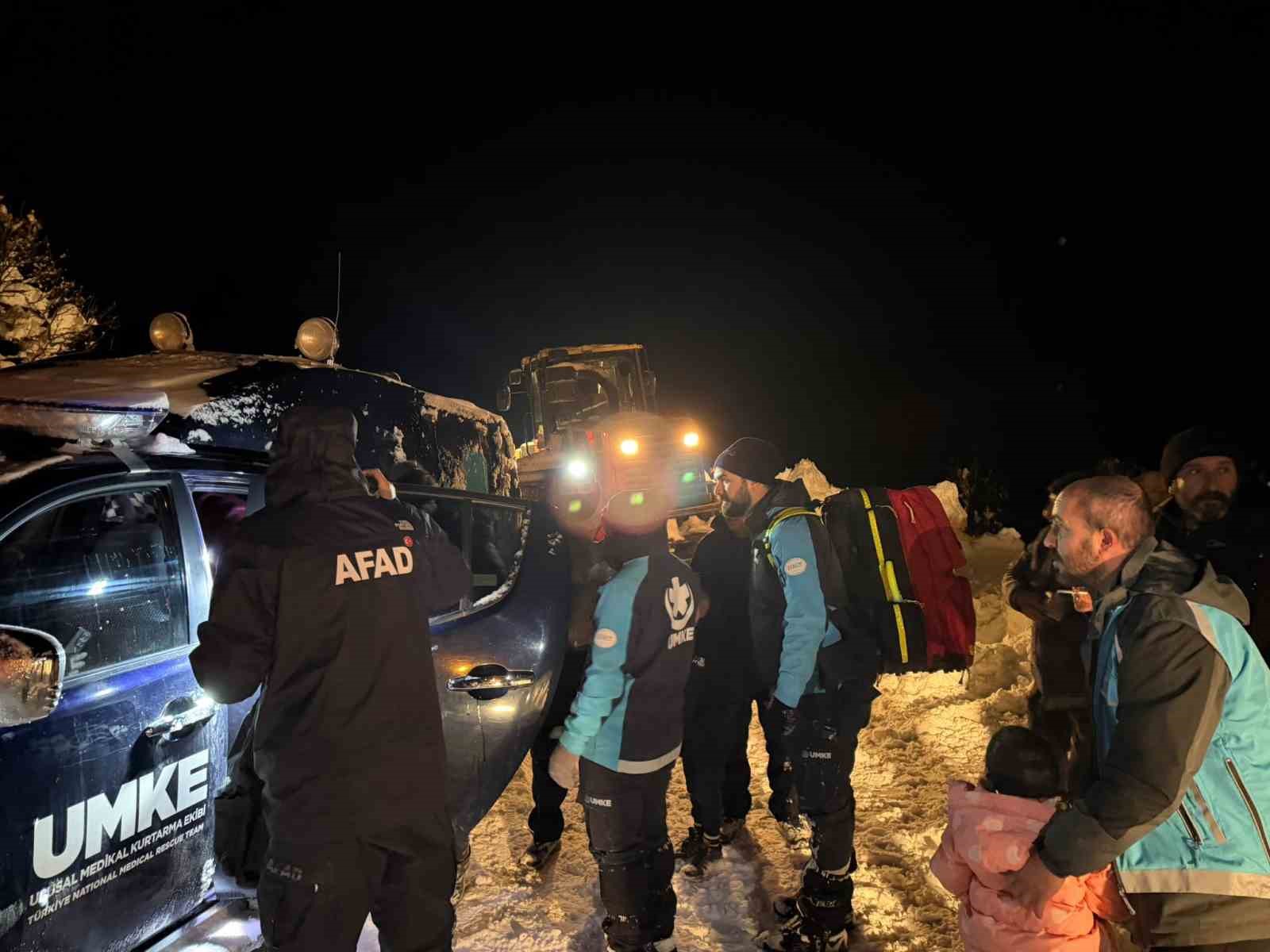 Tunceli’de kurumlar 6,5 aylık hamile kadın için seferber oldu 4 tuncelide kurumlar 65 aylik hamile kadin icin seferber oldu 0 g94Z6jW1