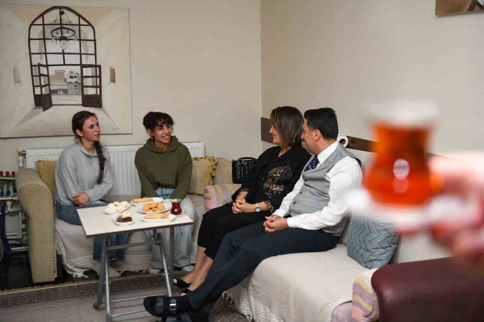tuncelide universite ogrencilerine duzenli gida destegi baslatildi 3 RBWr7Ev2