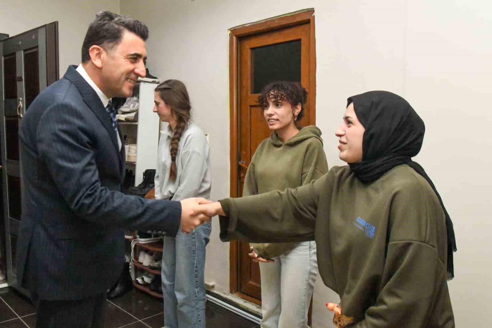 tuncelide universite ogrencilerine duzenli gida destegi baslatildi 6 JtFY7tM5