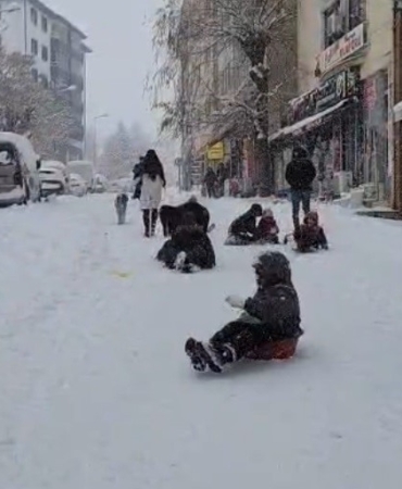tuncelide-yilbasi-tatilinin-tadini-cocuklar-cikariyor-Kp2gitNp.jpg