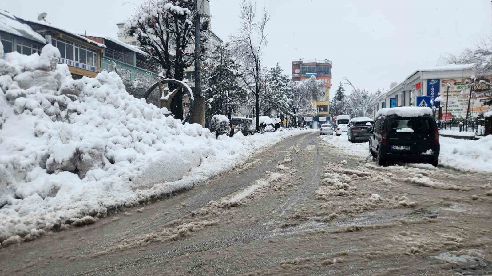tuncelide yogun kar yagisi etkili oldu 4 qua9Sp36