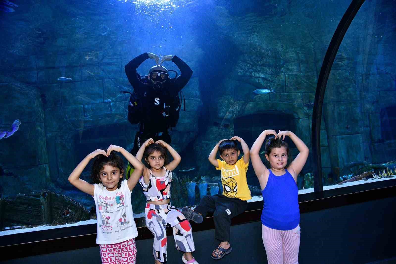 tunel akvaryum turistlerin gozdesi oldu 1 sFd5pmDX