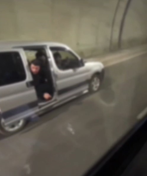tunelde muzik acip aractan inerek dans eden surucuye 180 bin tl ceza 1 AitPSYqs