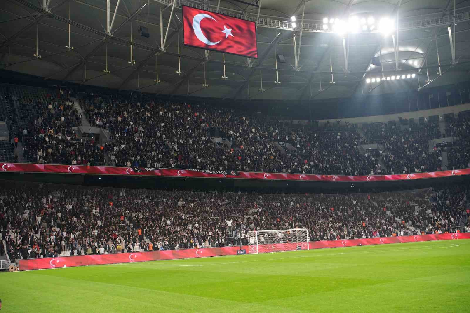 tupras stadyumunda istifa sesleri 0