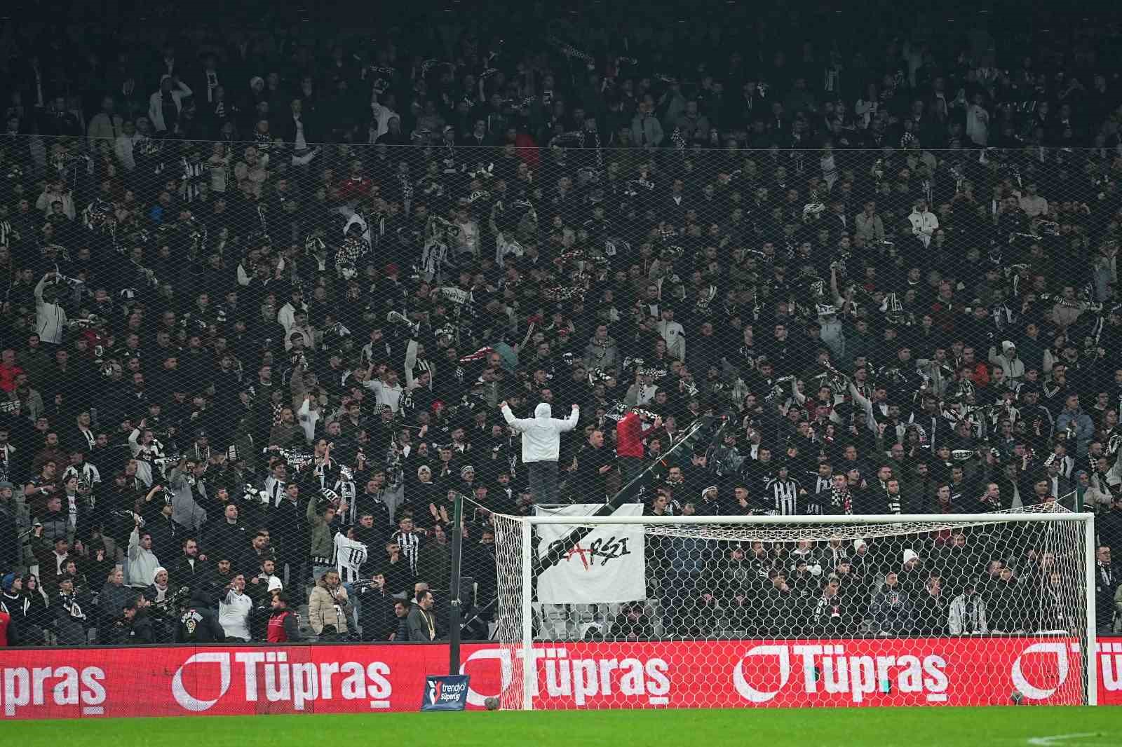 tupras stadyumunda istifa sesleri 0