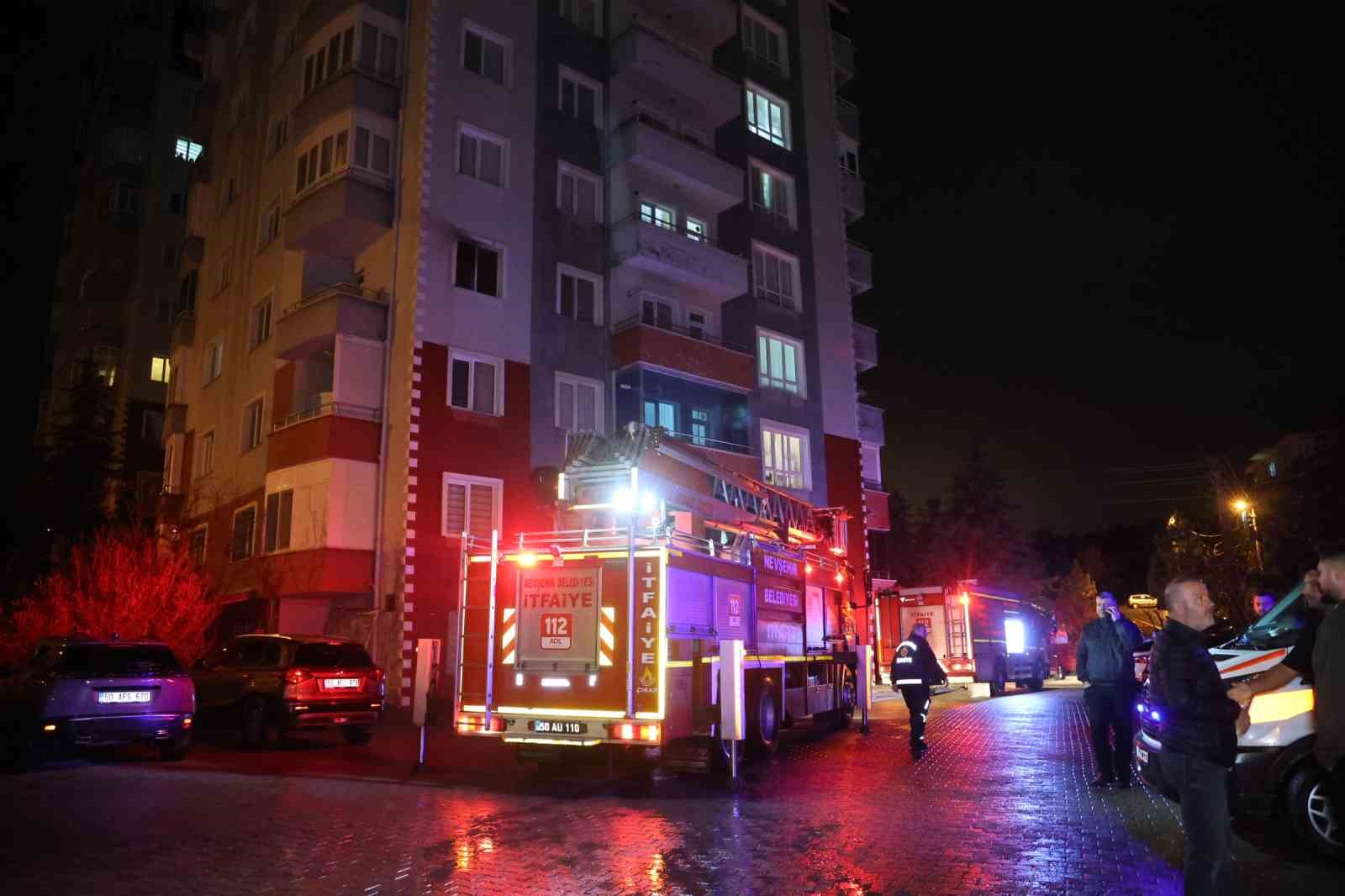 tupten tupe gaz dolumu yaparken evi yakti 1 DGQ4Nzbf