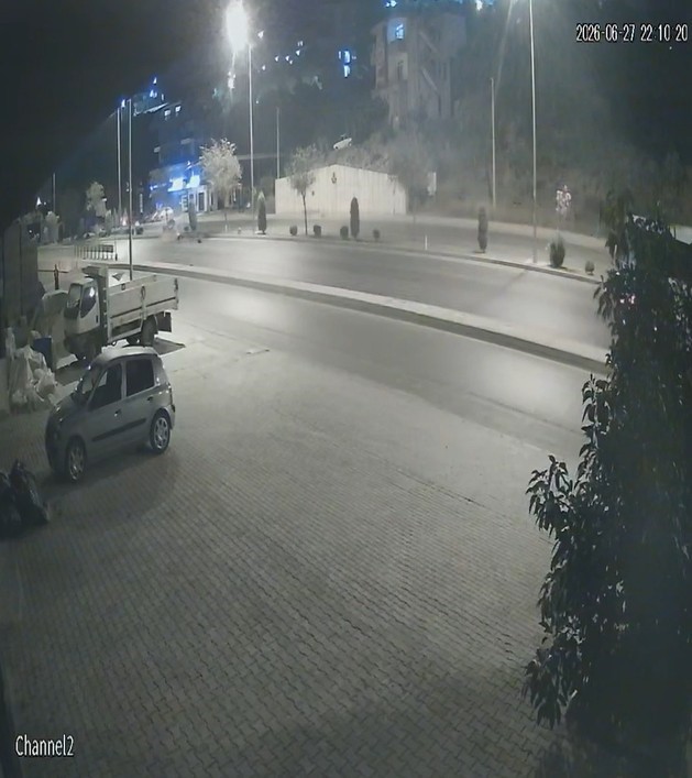 tur otobusunun sikistirdigini iddia ettigi motosiklet surucusu agir yaralandi 1 yzaUDt5z