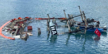tur-teknesi-sulara-gomuldu-bir-kisi-hayatini-kaybetti-ZyHtRvnX.jpg