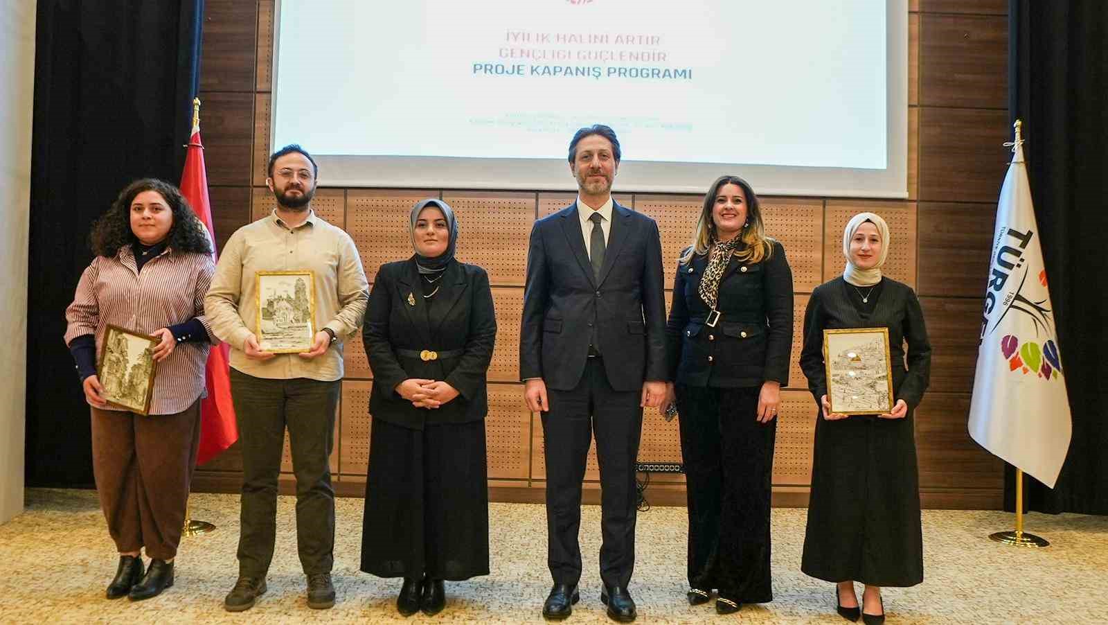TÜRGEV’in "İyilik Halini Artır, Gençliği Güçlendir" projesi tamamlandı 7 turgevin iyilik halini artir gencligi guclendir projesi tamamlandi 3 YYBK6hbZ