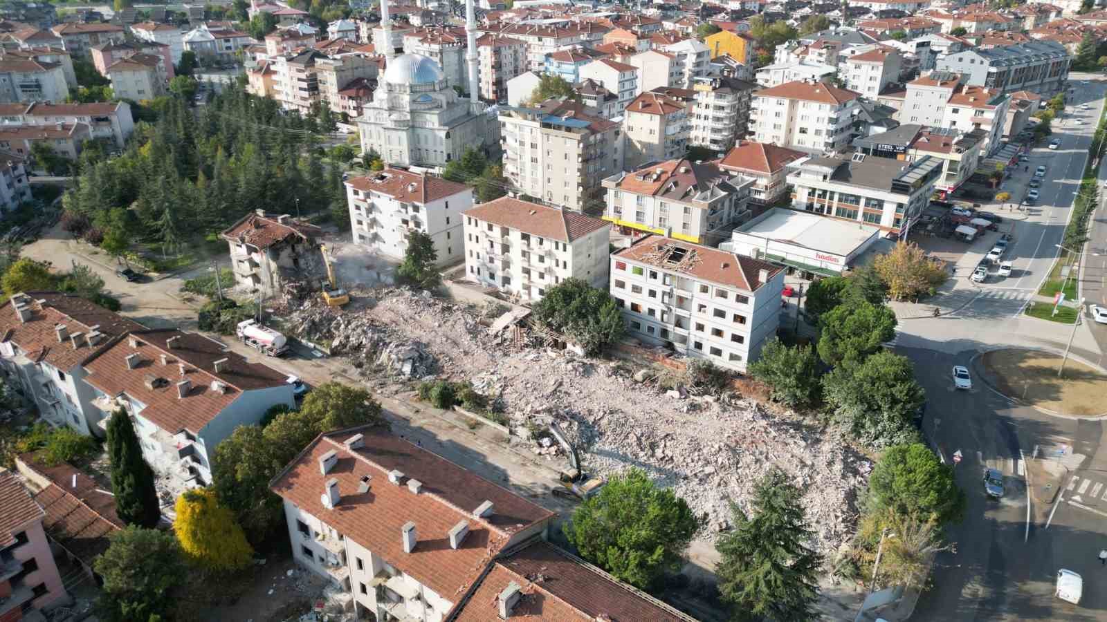 turgutalp kentsel donusumde 2 ve 3 etap yikimlari basladi 3 8YHveA51