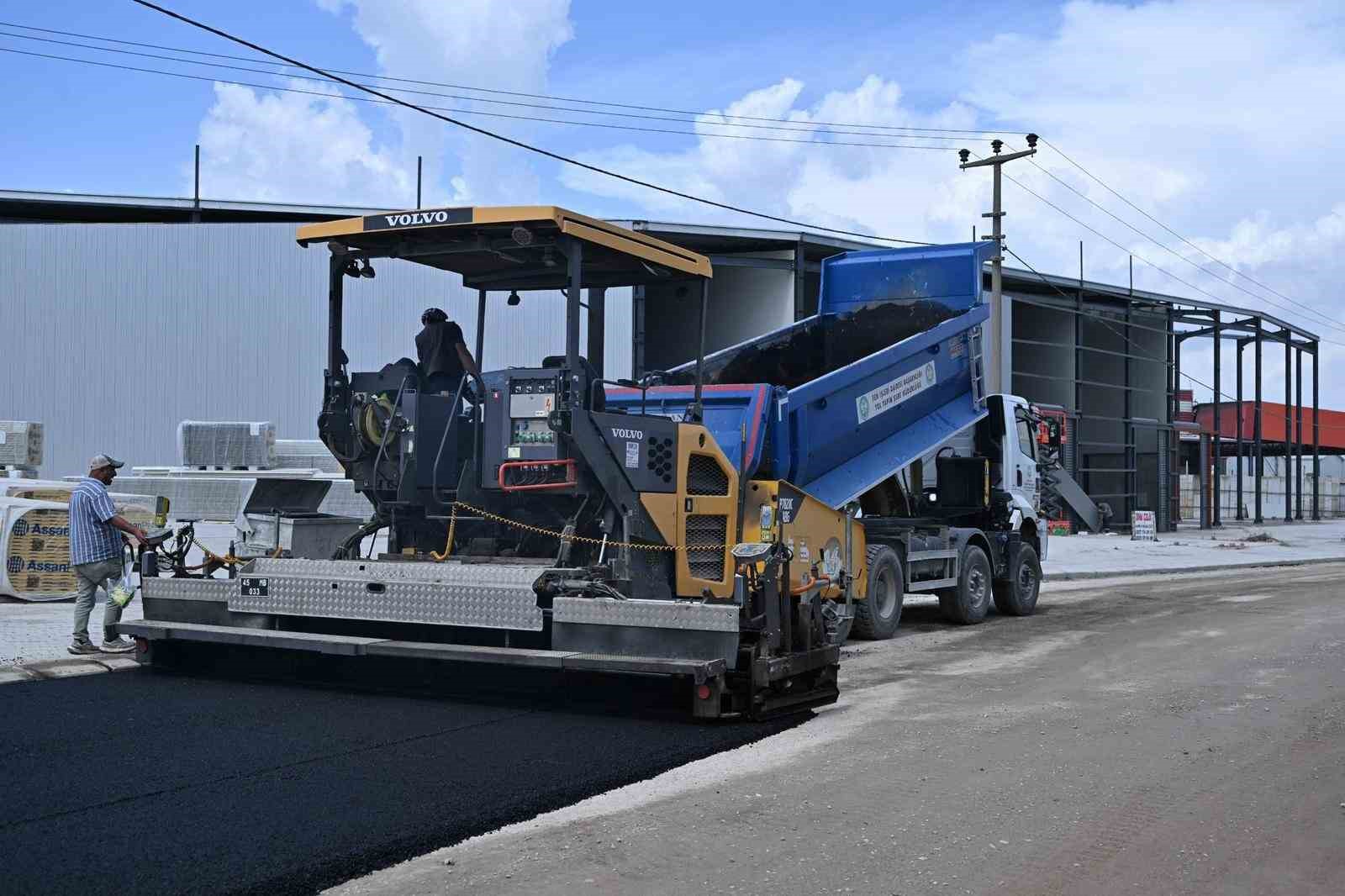 Turgutlu’da 3 bin tonluk asfalt hamlesi 8 turgutluda 3 bin tonluk asfalt hamlesi 4 Jp1I7VDV