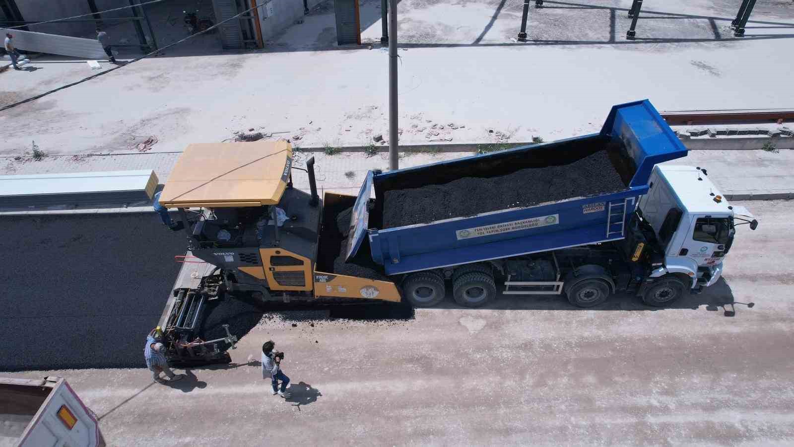 Turgutlu’da 3 bin tonluk asfalt hamlesi 9 turgutluda 3 bin tonluk asfalt hamlesi 5 Zna2eDsZ