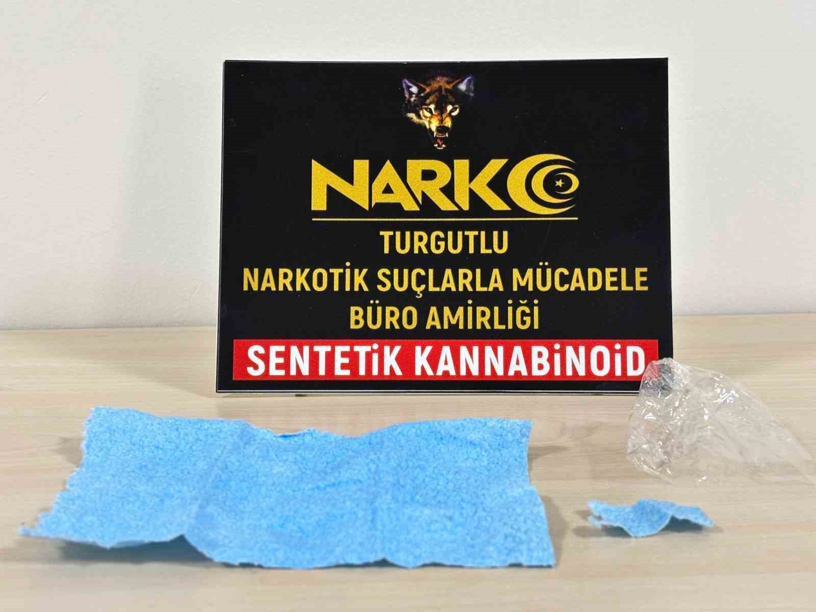 turgutluda emniyetin sokak calismalarinda 2 torbaci yakalandi 0 IUgbHG4T
