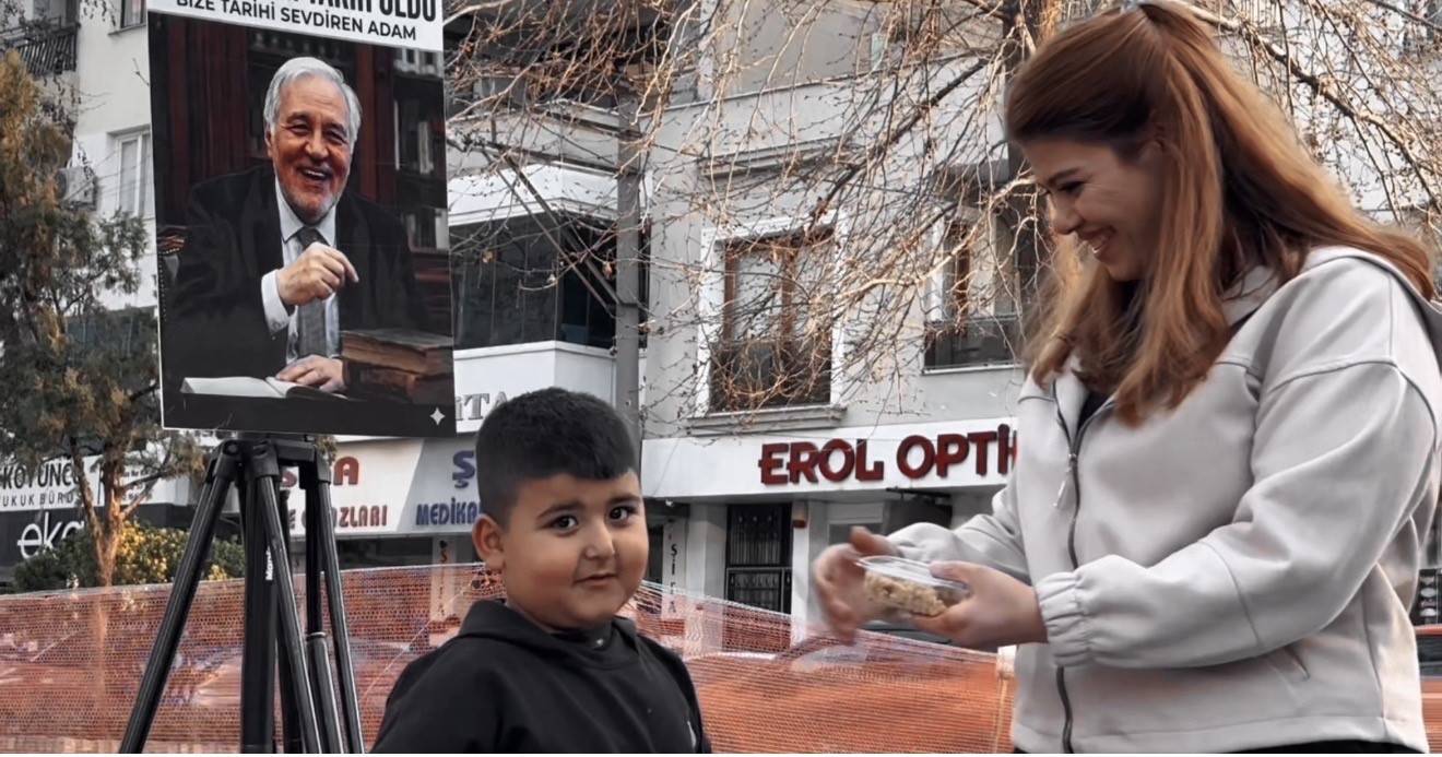 turgutluda esnaftan ilber ortayli icin helva hayri 3 9Jh9J7cv