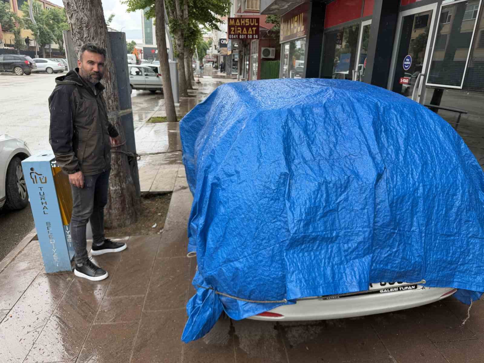 turhalda taskin korkusuyla vatandas otomobilini agaca bagladi 2 5UOtbW2A