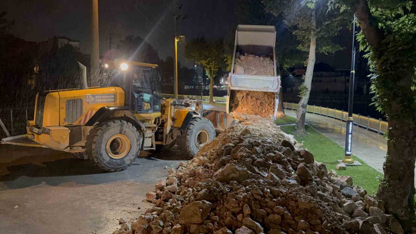 turhalda taskin riskine karsi bazi cadde ve sokaklar arac trafigine kapatildi 1 LMbF6OHW