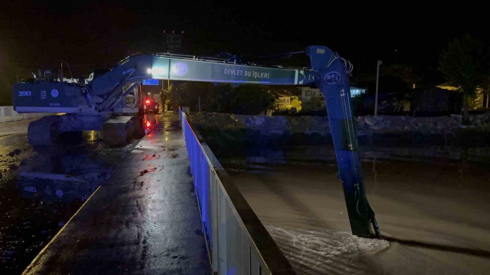 turhalda taskin riskine karsi bazi cadde ve sokaklar arac trafigine kapatildi 2 dHtusckz