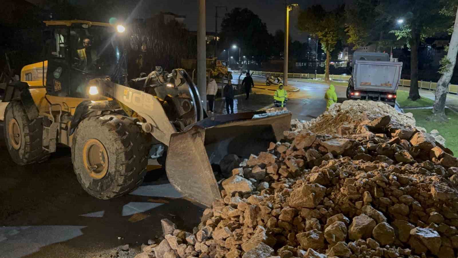 turhalda taskin riskine karsi bazi cadde ve sokaklar arac trafigine kapatildi 3 Bh8rJNq8