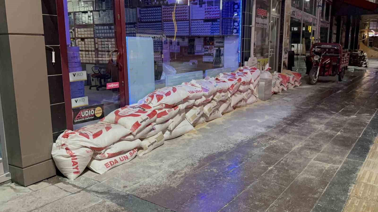 turhalda taskin riskine karsi bazi cadde ve sokaklar arac trafigine kapatildi 5 BguGhWjZ