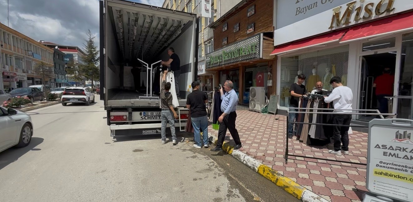 turhalda taskin riskine karsi esnaf kepenk kapatti 0 SK82g1FZ