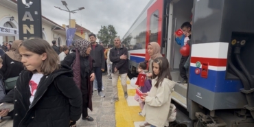 turistik-tuz-ekspresi-2026nin-ilk-seferini-yapti-ziyaretciler-cankiriya-hayran-kaldi-ysXgEJAc.jpg