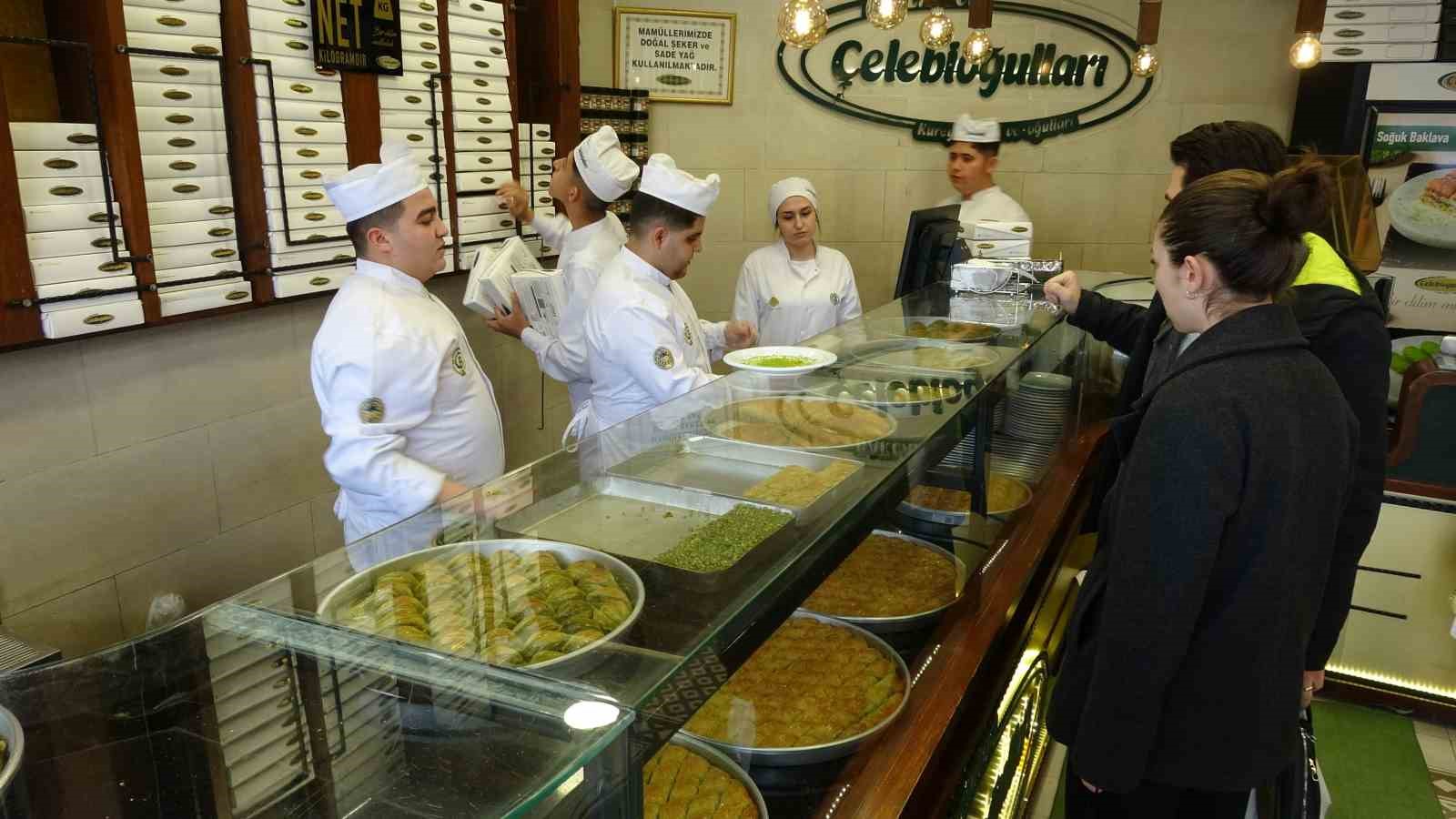 Turistler bayramda unutulmaz bir gastronomi deneyimi yaşadı 4 turistler bayramda unutulmaz bir gastronomi deneyimi yasadi 0 kSzPTv4M
