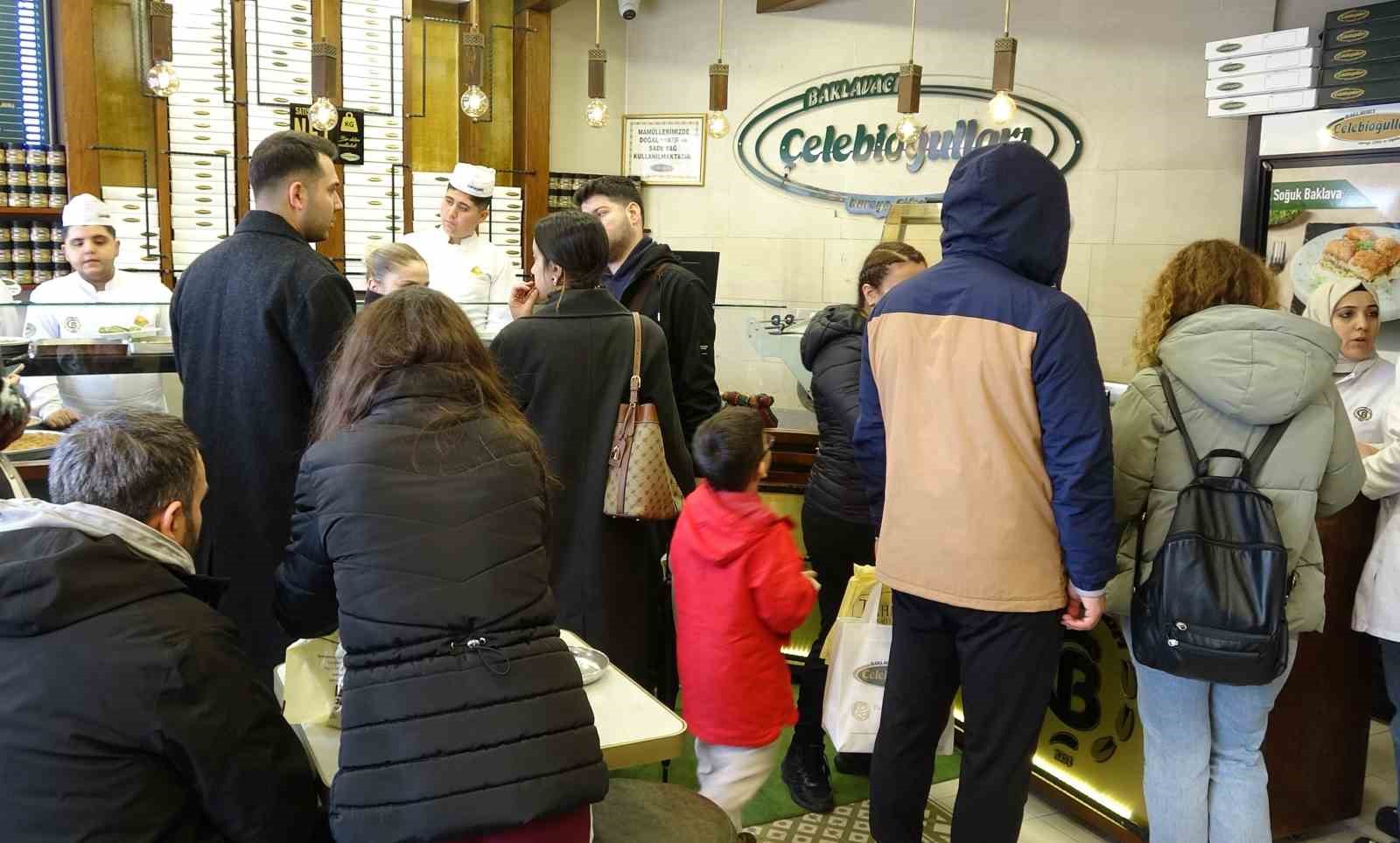 Turistler bayramda unutulmaz bir gastronomi deneyimi yaşadı 8 turistler bayramda unutulmaz bir gastronomi deneyimi yasadi 4 AqgsrDvP