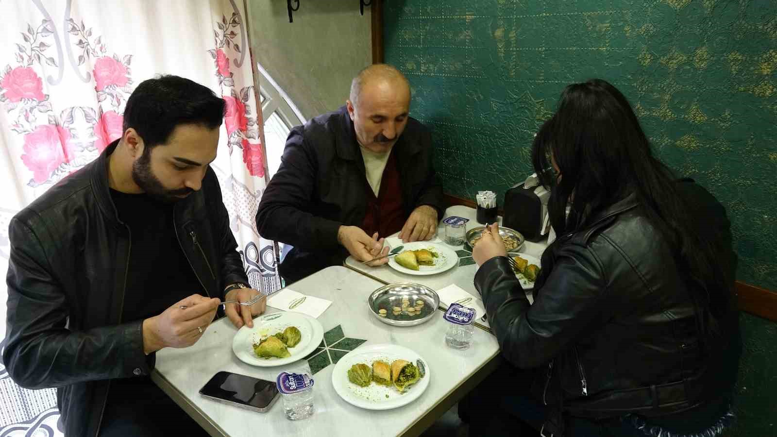 Turistler bayramda unutulmaz bir gastronomi deneyimi yaşadı 9 turistler bayramda unutulmaz bir gastronomi deneyimi yasadi 5 ARaddCuH