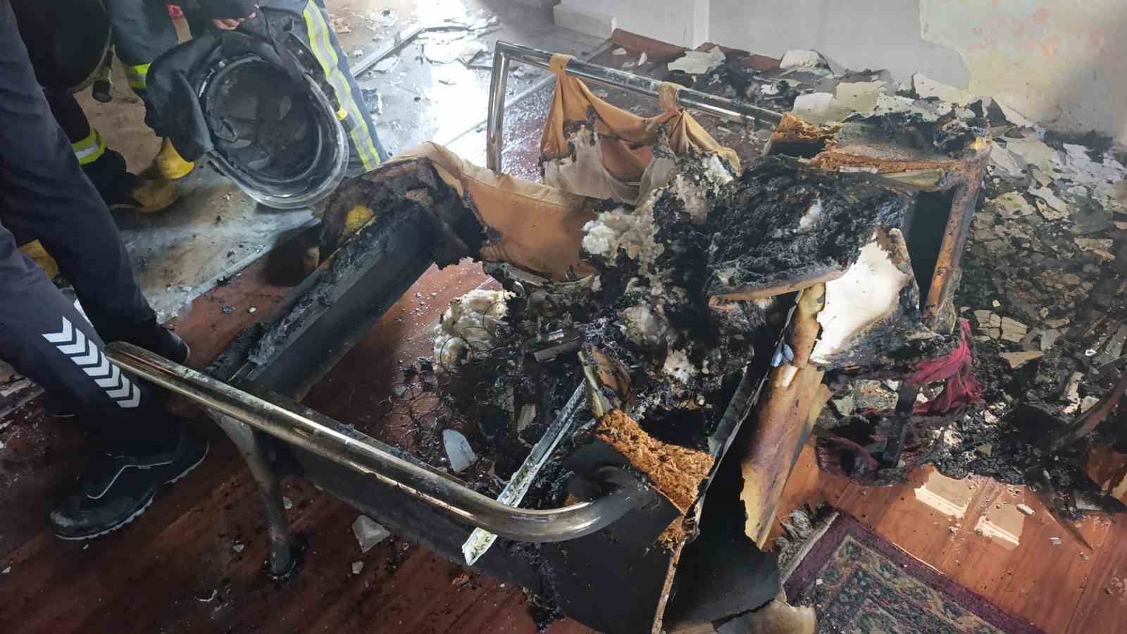 turistler pazar alisverisini birakip yangin goruntuleme yarisina girdi 1
