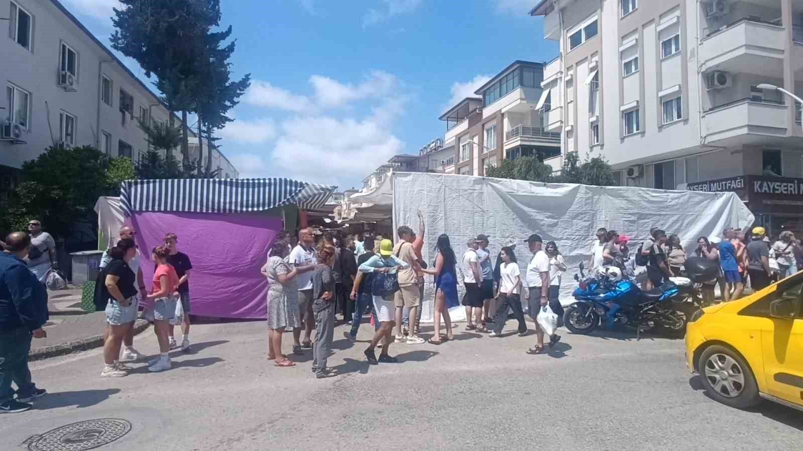 turistler pazar alisverisini birakip yangin goruntuleme yarisina girdi 9 2HXdez13