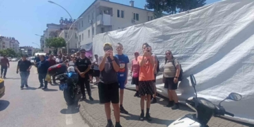 turistler-pazar-alisverisini-birakip-yangin-goruntuleme-yarisina-girdi-nejwEQzT.jpg