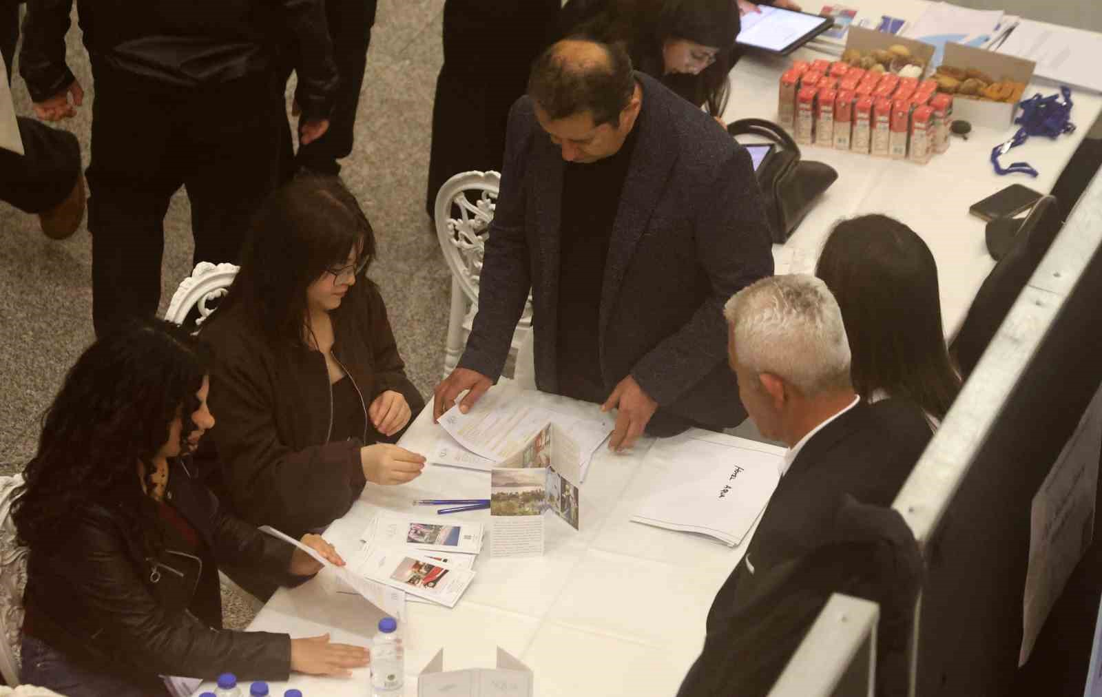 turizm profesyonelleri ogrencilerle bulustu 1 3gu7B9QW
