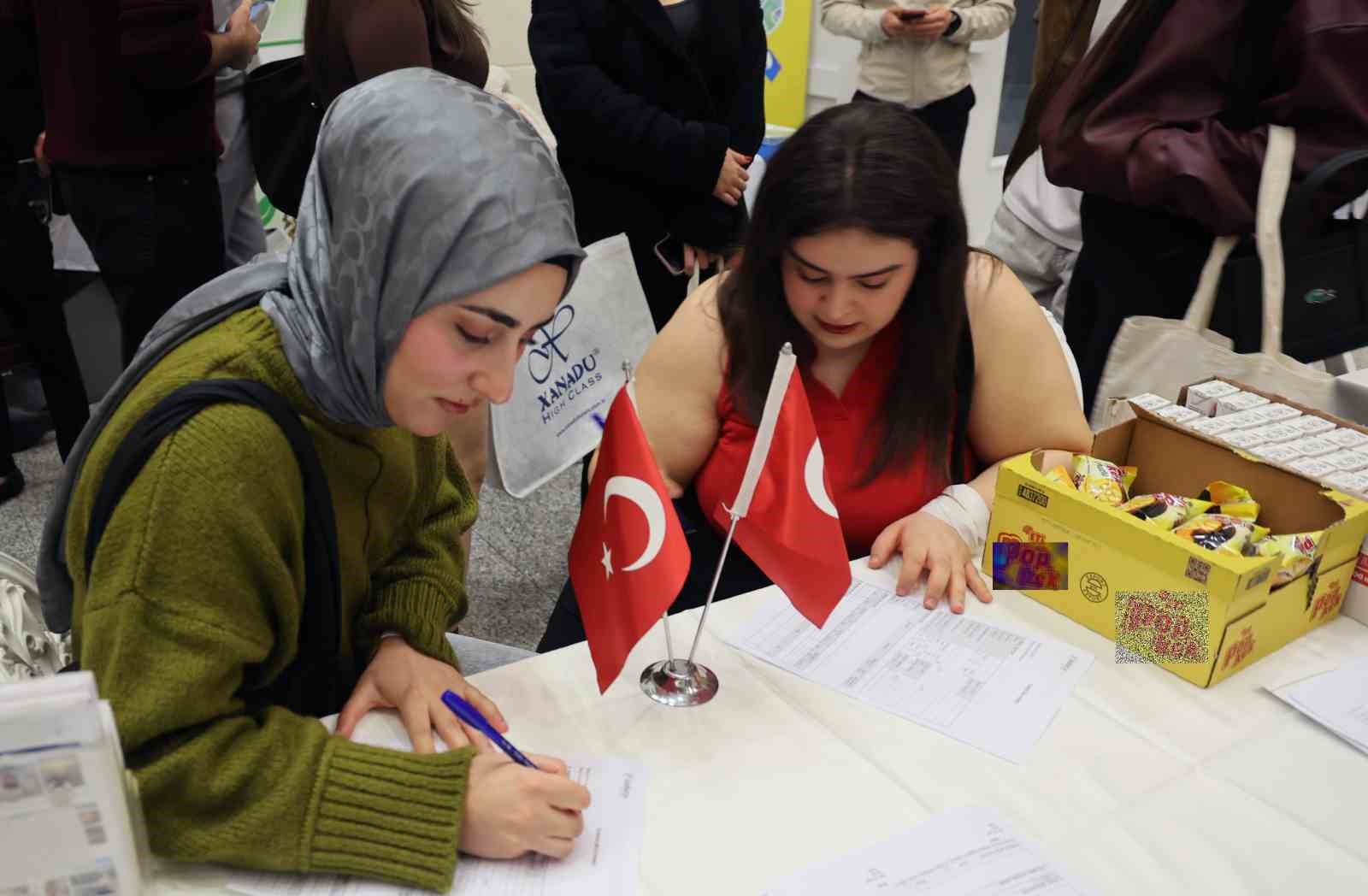 turizm profesyonelleri ogrencilerle bulustu 5 yjnT1FRA