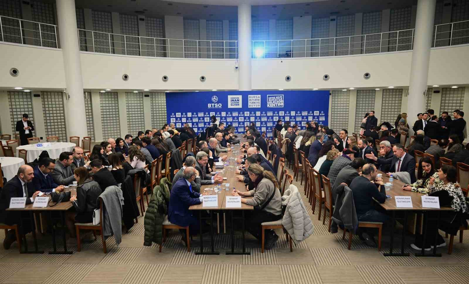 turizm sektoru temsilcileri is birligi masasinda bulustu 4 JMgqiUjy