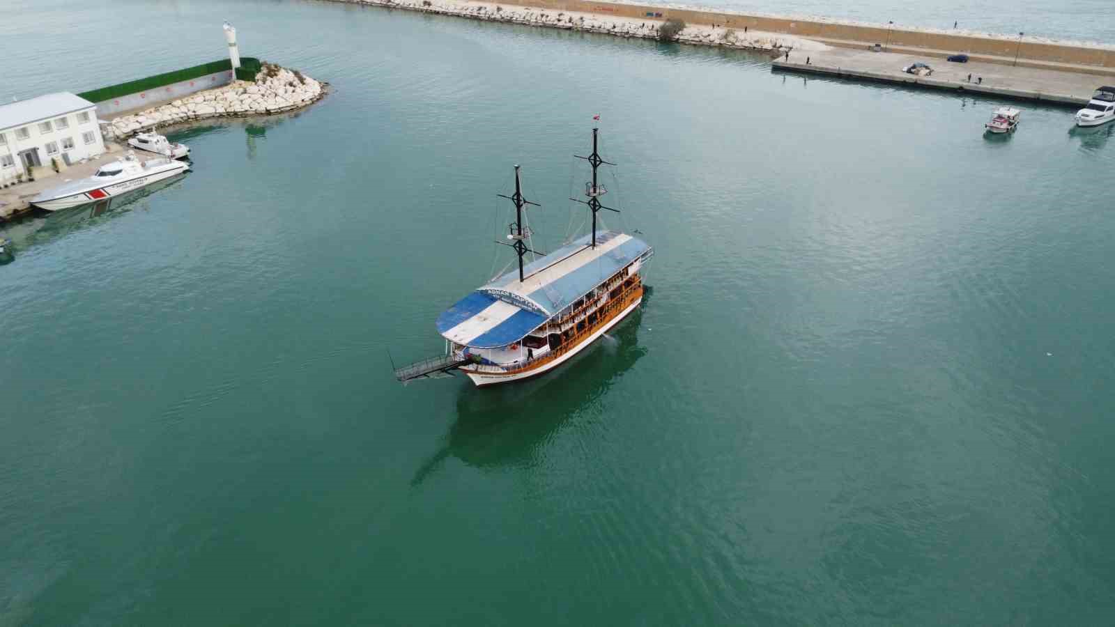 turizm sezonu oncesi gezi tekneleri bakima alindi 1 pwqbUSkI