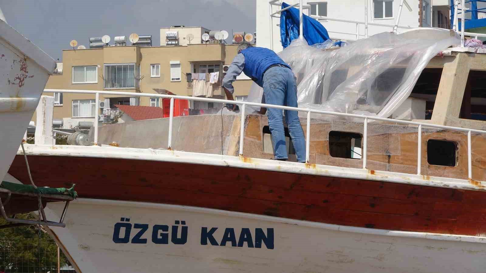 turizm sezonu oncesi gezi tekneleri bakima alindi 3 IV714dwI