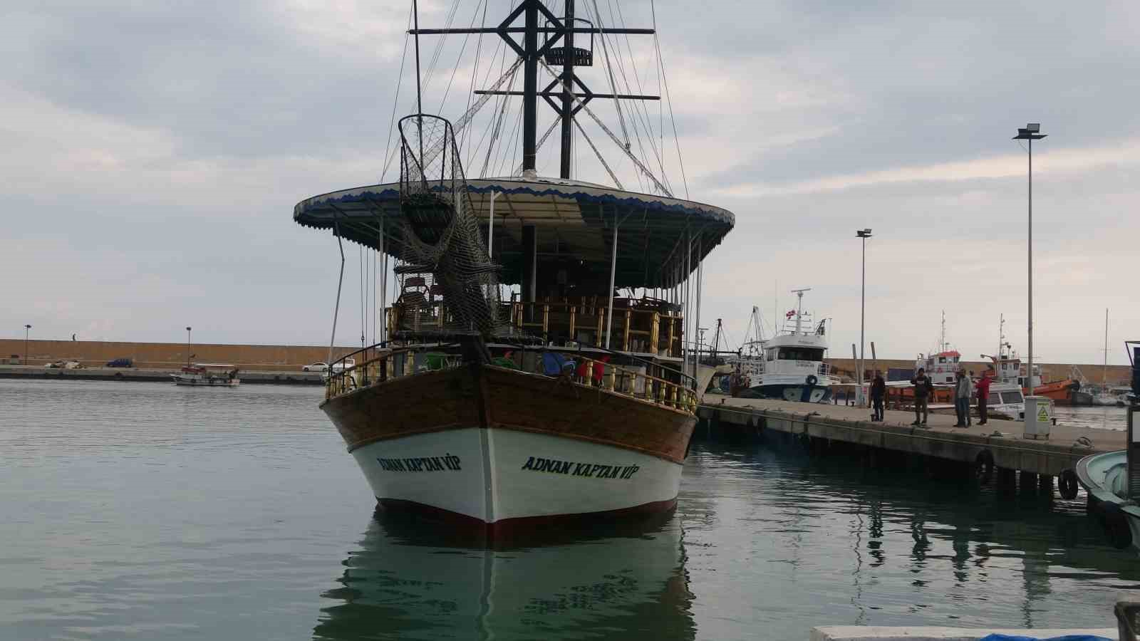 turizm sezonu oncesi gezi tekneleri bakima alindi 5 gzlN5av4