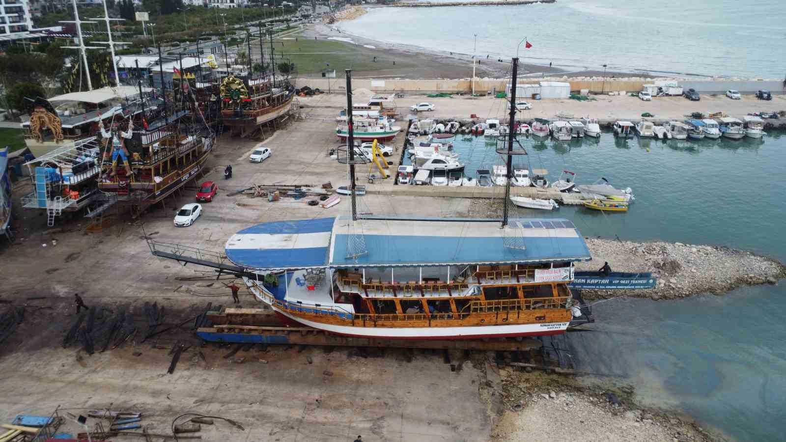 turizm sezonu oncesi gezi tekneleri bakima alindi 8 KVWiziZs