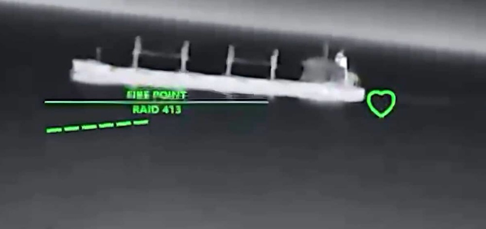 turk bayrakli mv reyhan sari isimli kuru yuk gemisine yapilan dron saldirisinin goruntuleri ortaya 9AukbaRp