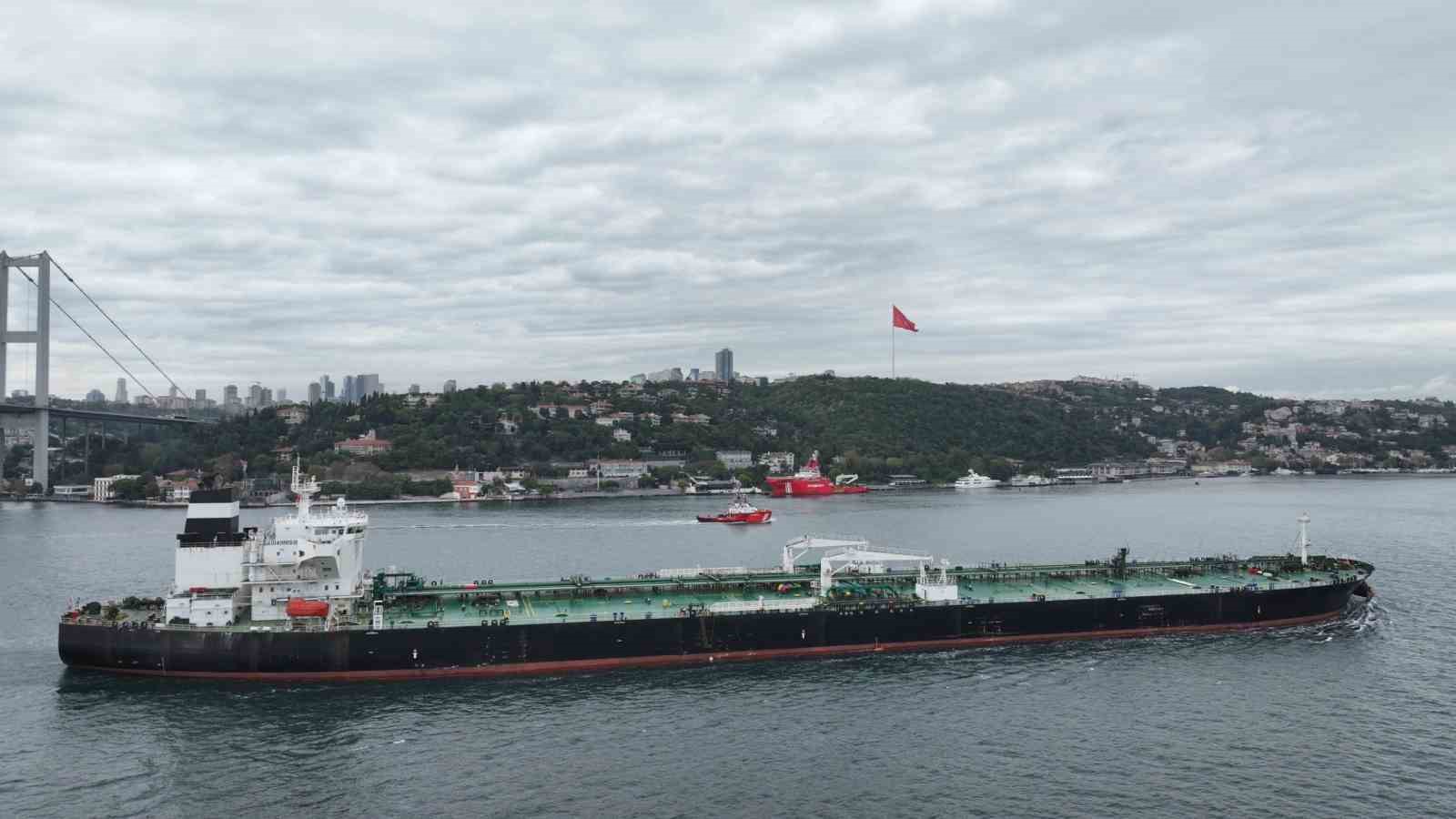 turk bogazlari 2025te 84 bin 640 gemilik trafigi yonetti 2 iakNJi3k